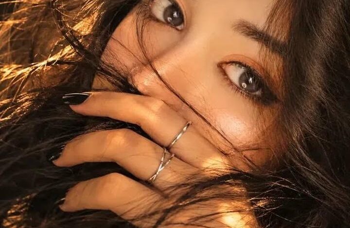 Attitude hidden face DP for girls