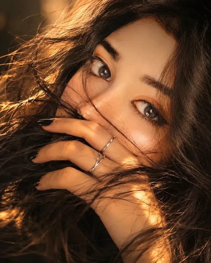 Attitude hidden face DP for girls