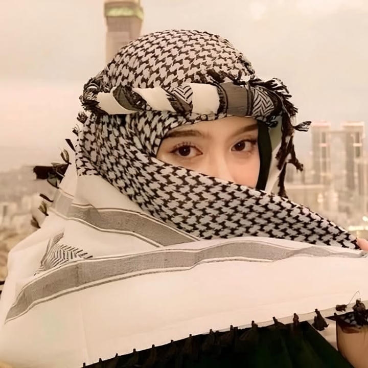 Beautiful Hijab girl DP