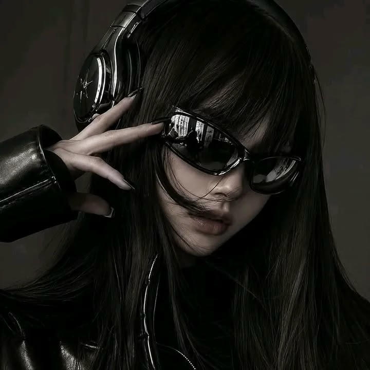 Bold Black DP