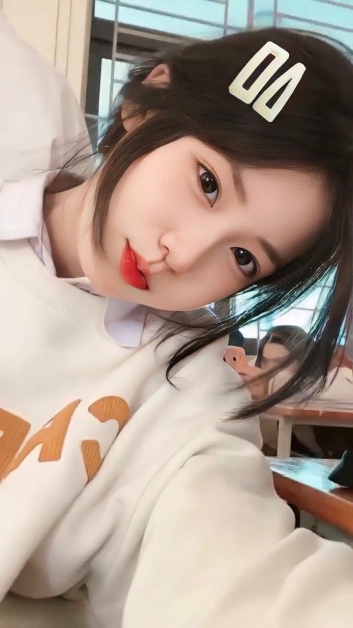 Cute girl pic for DP