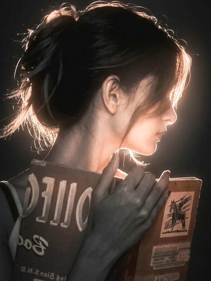 Hidden face DP for Girl