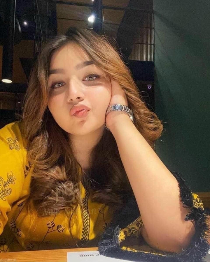 Stylish girl photo DP
