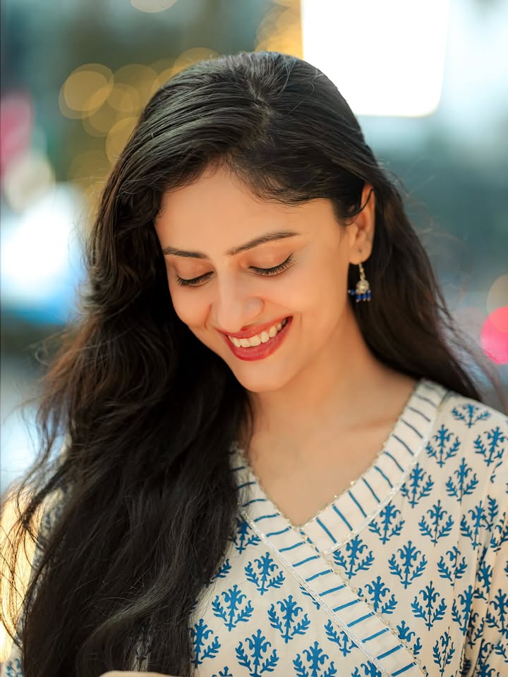 real girl pic for whatsapp